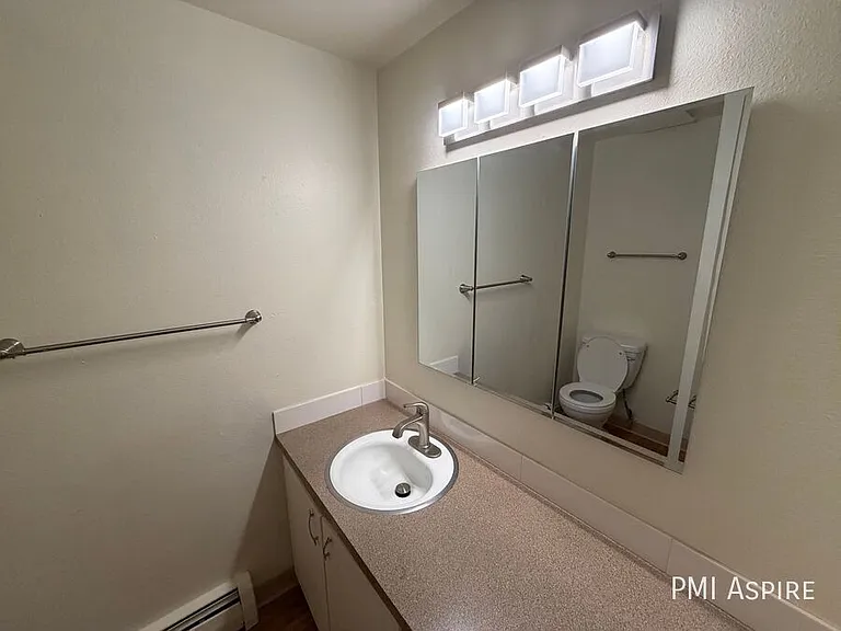 1410 E 6th St #1446 — Photo 11