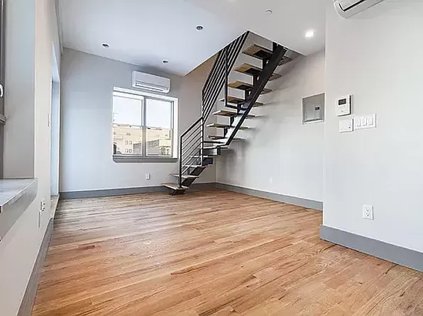 846 Monroe Street image 1 of 15