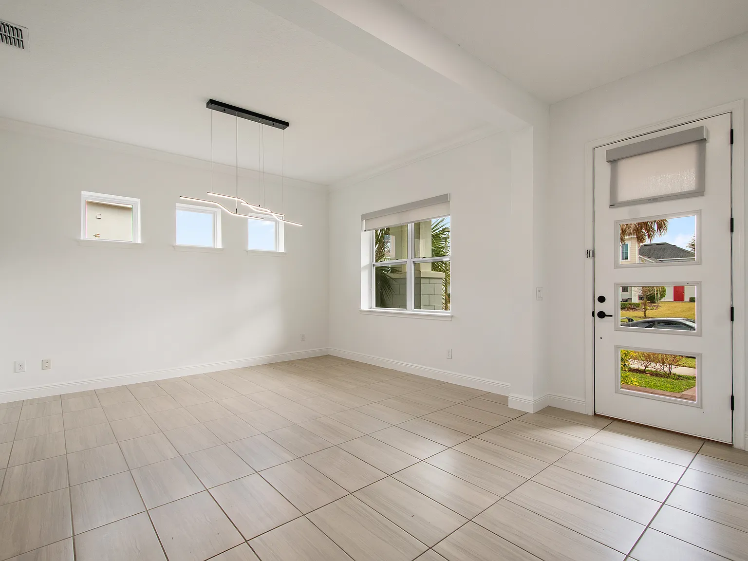 3 bed, 2.5 bath, 2098 sqft, $3,700 — Photo 4