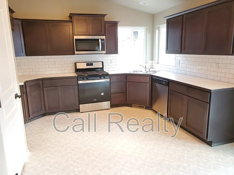 18208 E Selkirk Estates Rd — Photo 6