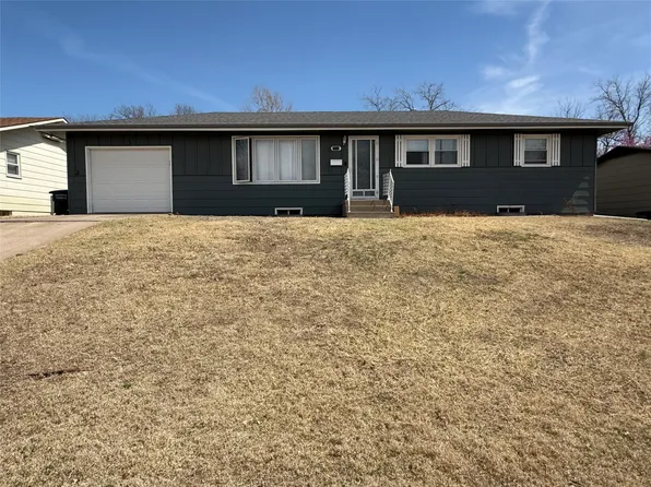 2310 Melencamp Ave, Dodge City, KS 67801