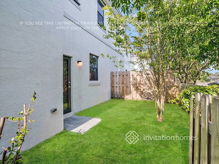 1636 SW 29th St — Photo 22