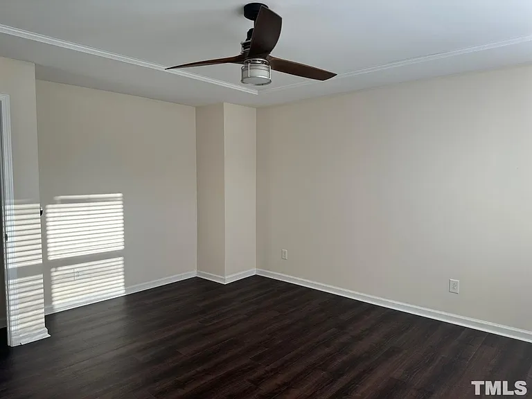 145 Begen St — Photo 13