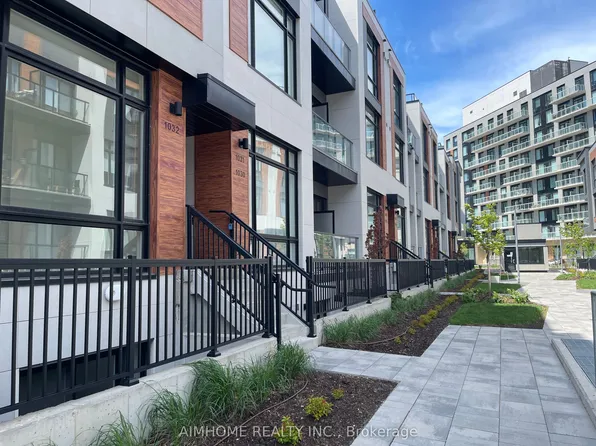 14 David Eyer Rd #1031, Richmond Hill, ON L4S 0N4