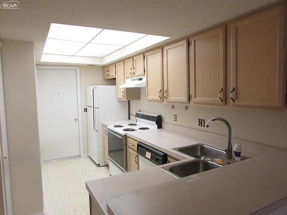 5th image of 603 Perry Creek Dr