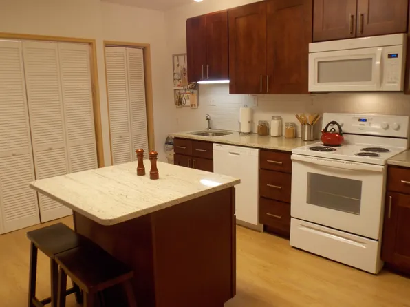 204 Valley Park Dr, Chapel Hill, NC 27514