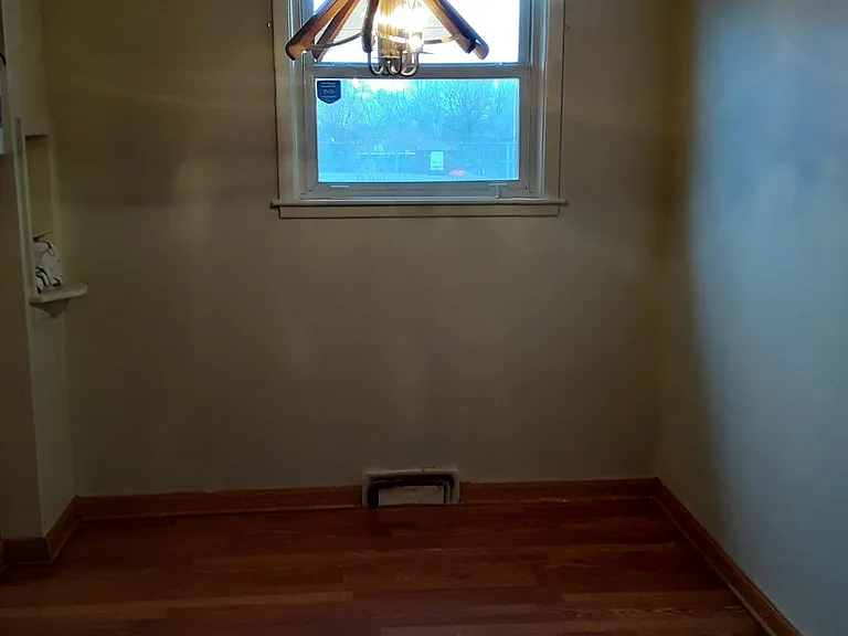 284 Mountainview Ave — Photo 3