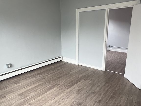 4th image of 42-44 Redding St #4