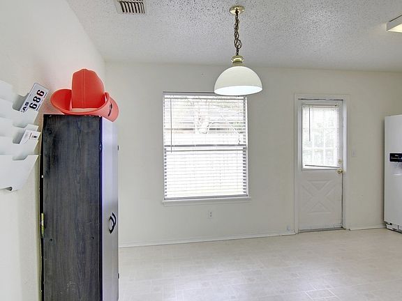 4th image of 7837 Wolverine Dr