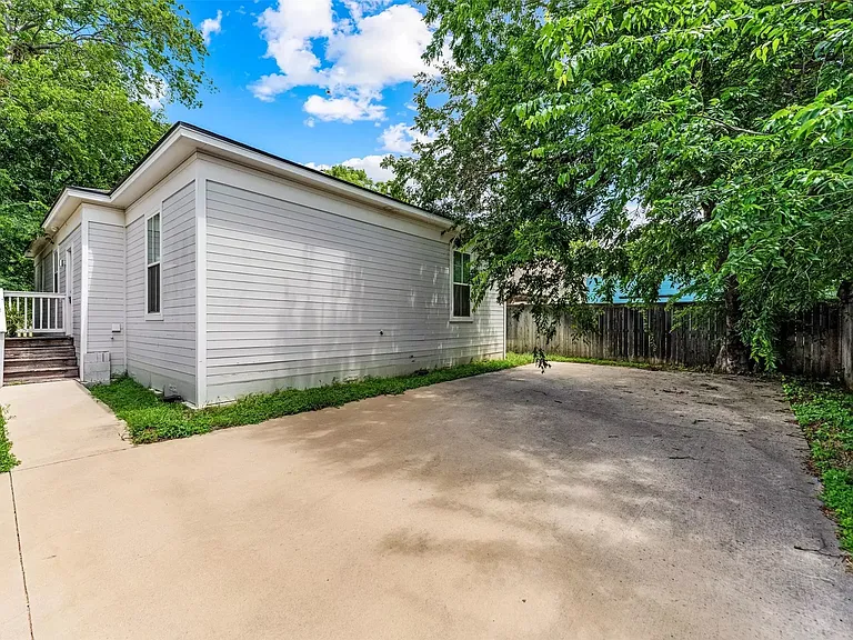 1012 Burnett Ave — Photo 6