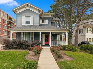 477 Elm Pl, Highland Park, IL 60035