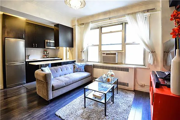Sold by Siderow Residential Group | media 14