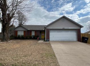 3608 Meadowlake Dr, Bryant, AR 72022
