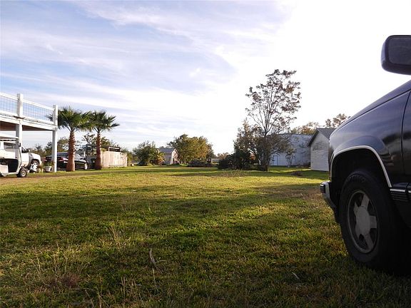 4th image of 2477 Avenue A