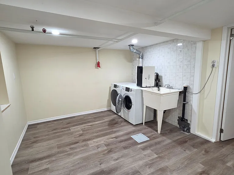 296 Emerald St N #1 — Photo 8