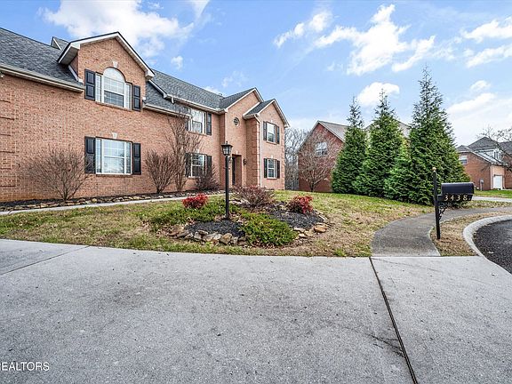 3rd image of 3438 Bridlebrooke Dr