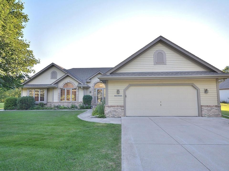 1st image of W226N7491 Woodland Creek Dr