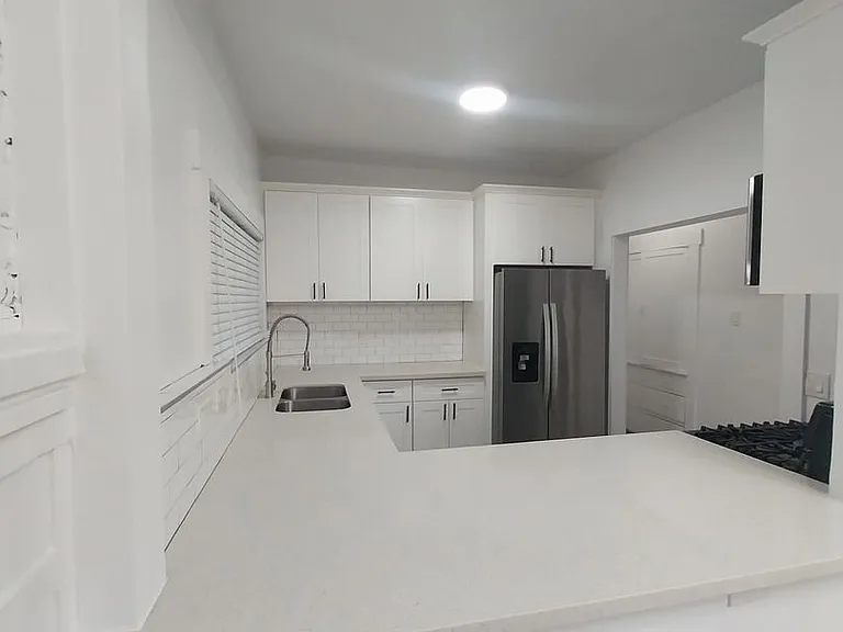 1325-1333 E Ocean Blvd — Photo 5