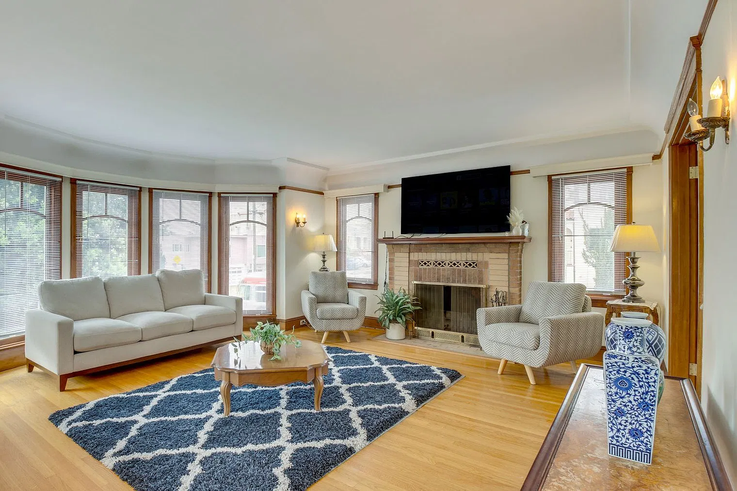 3 bed, 1.0 bath, 1797 sqft, $9,739 — Photo 1