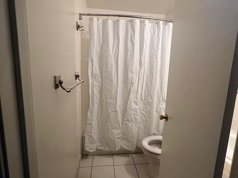 4505 Riverside Blvd #7 — Photo 8