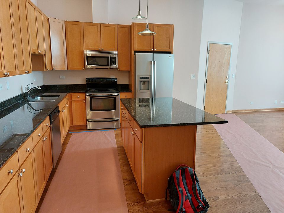 1st image of 1242 N Milwaukee Ave #3b