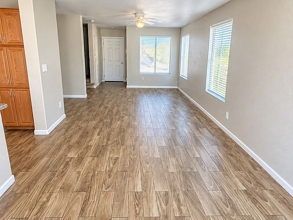 4th image of 2050 Lost Maple St