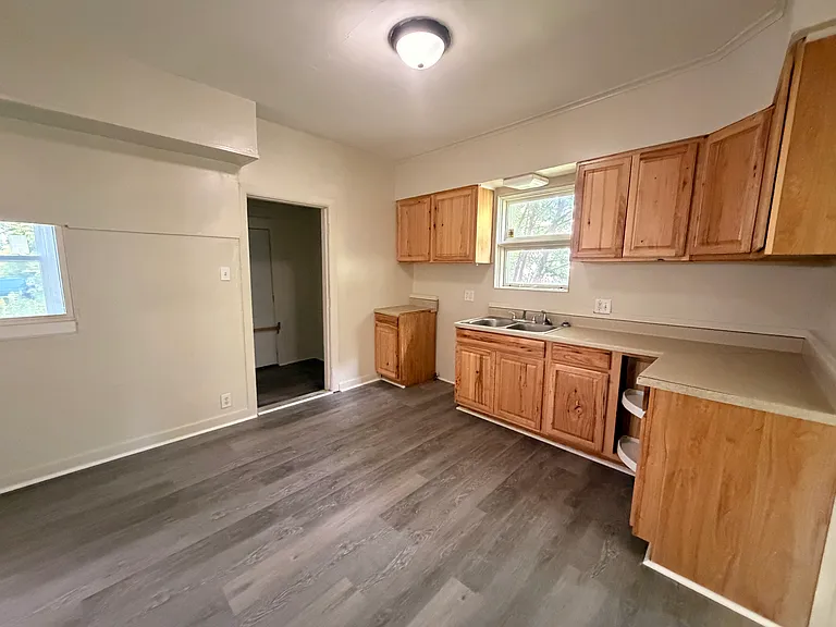 19 E Oakland St — Photo 8