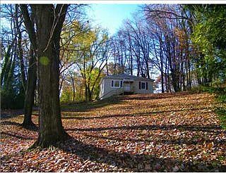 3rd image of 2266 Linwood Dr