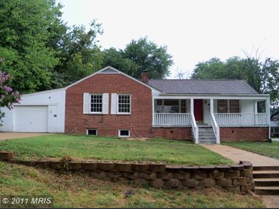 2nd image of 5714 Lenore Ln
