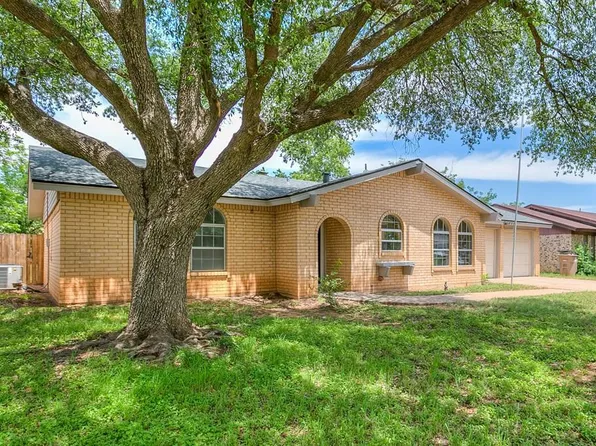 3868 Honeysuckle Ln, San Angelo, TX 76904