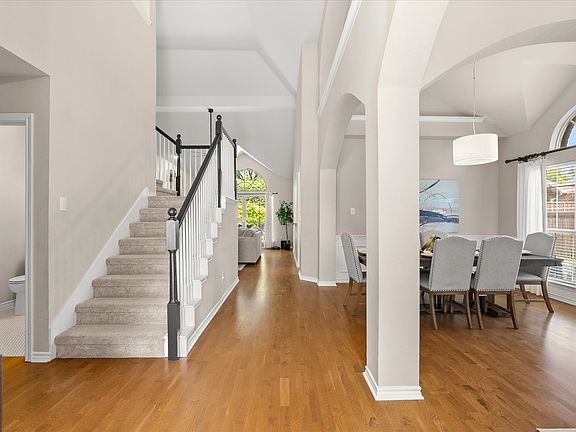 5th image of 2710 Parkside Ln