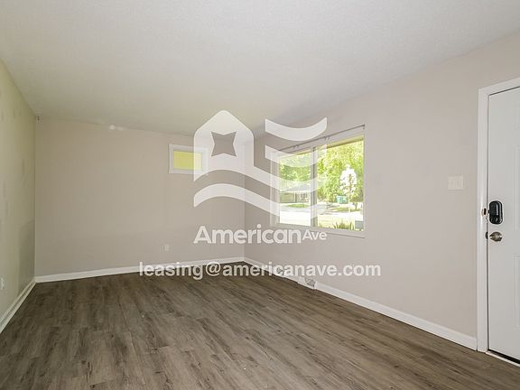 1096499_005_living_room_13816334.jpg