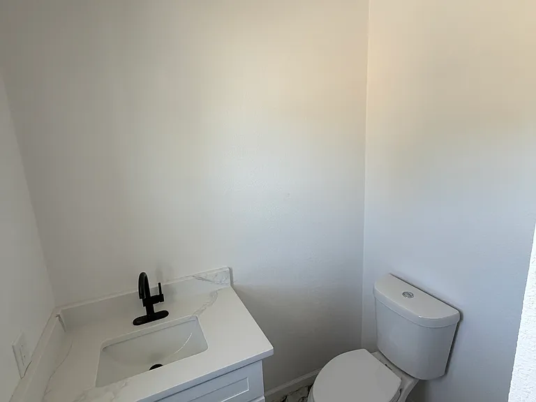 1717 S Washington Ave — Photo 10