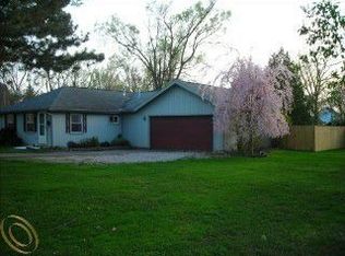 335 N Lemen St, Fenton, MI 48430
