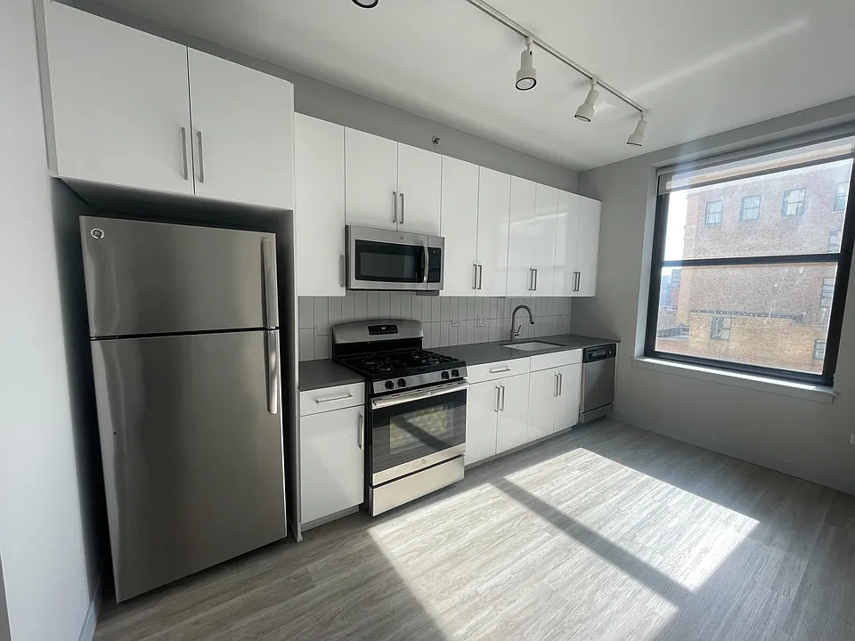 331 S Wells St #1210