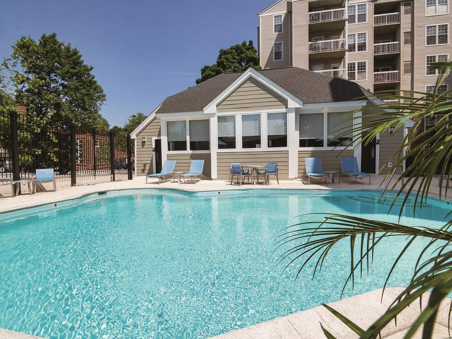 Rosslyn Vue Apartments — Photo 2