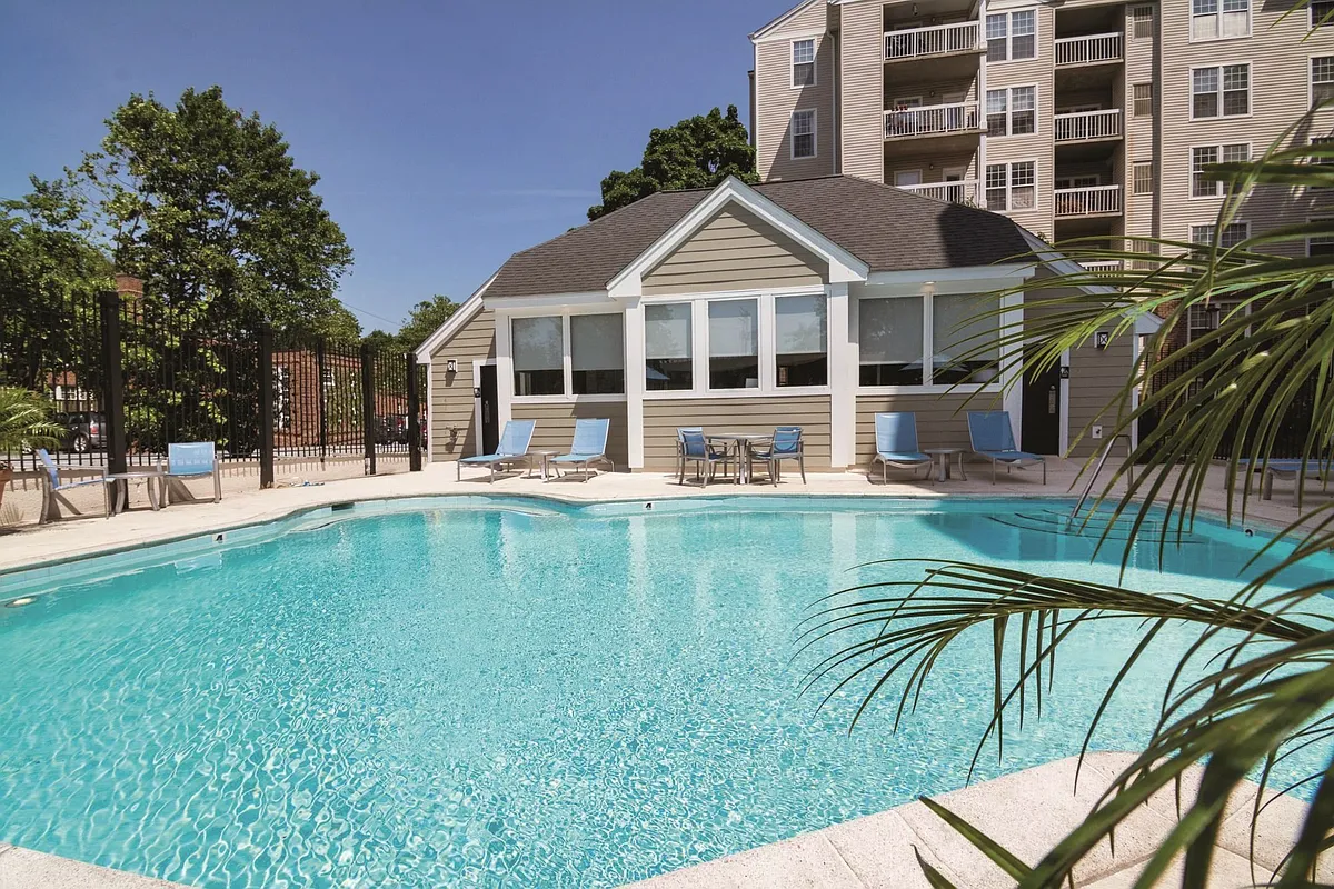 Shared amenities with next door community, Rosslyn Heights - Rosslyn Vue Apartments