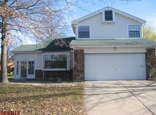 2404 Westglen Farms Dr, Ballwin, MO 63011