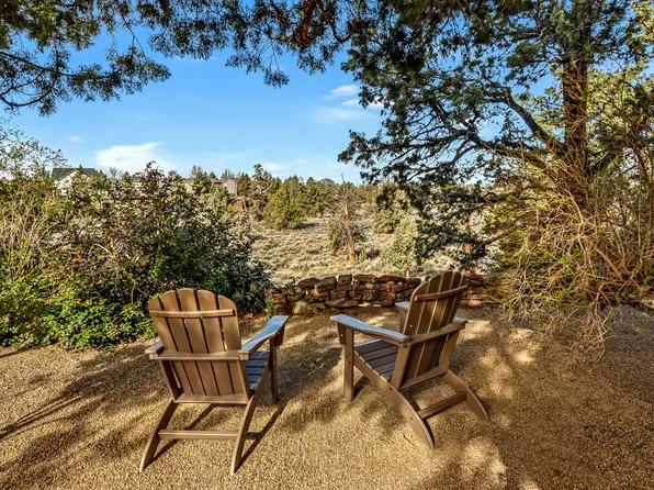 1443 SW Canyon Dr, Redmond, OR 97756