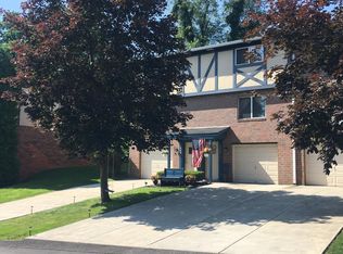 211 Colony Dr, Irwin, PA 15642