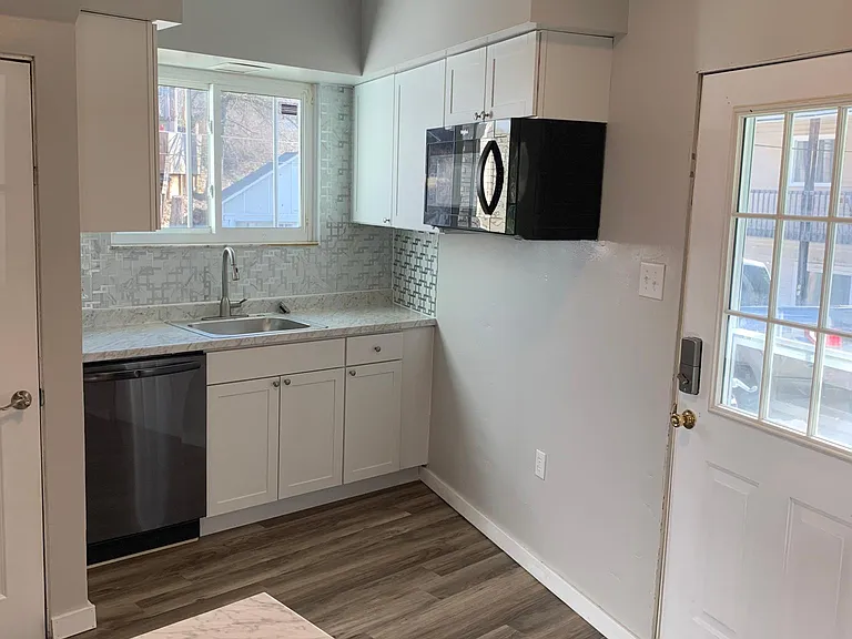 1 Arnold St — Photo 1