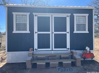 3086 County Road 442, Stockdale, TX 78160