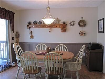 3rd image of 363 Chandler Ct
