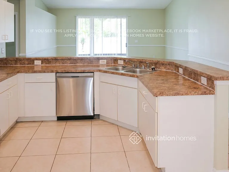 208 Farrington Ln — Photo 5