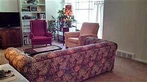 3rd image of 718 Carbeck Dr