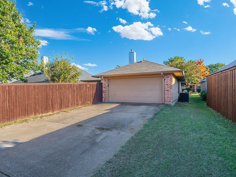 3209 Weeping Willow Ct — Photo 24