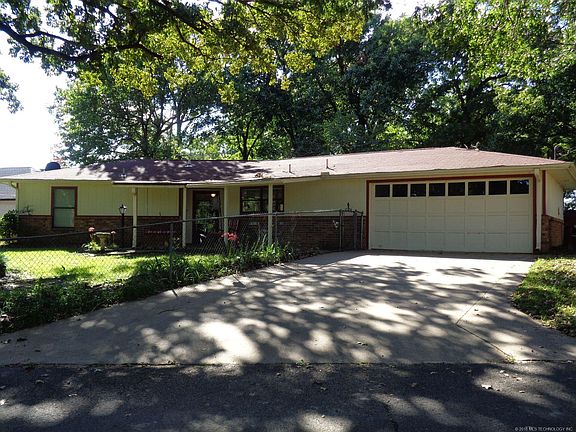 2nd image of 2073 E McGill Cir