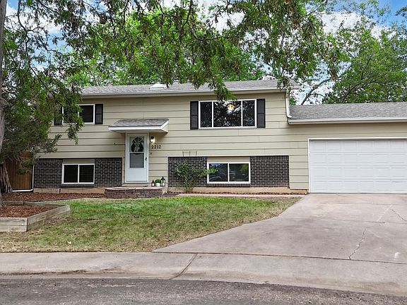 2nd image of 2212 Woodford Ct