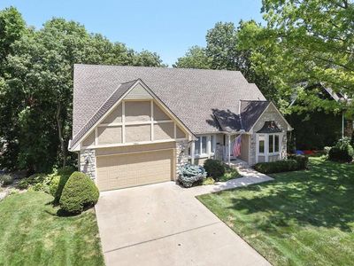 10841 Barton St, Overland Park, KS, 66210