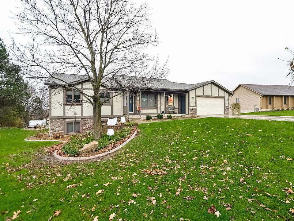 1st image of 5570 Riverlook Dr NE
